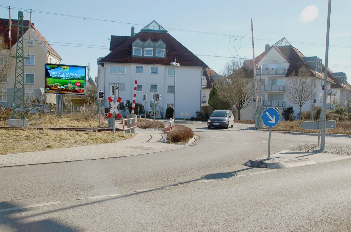 Eisenbahnstr. 1/beim Kreisel/WE lks (City-Star)
