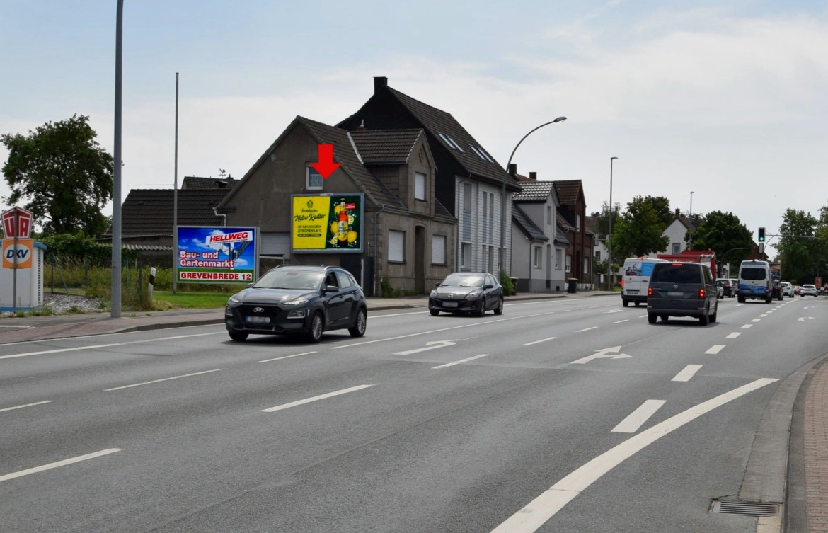 Neubeckumer Str. 66/B 475/neb. Tankstelle (quer am Giebel)