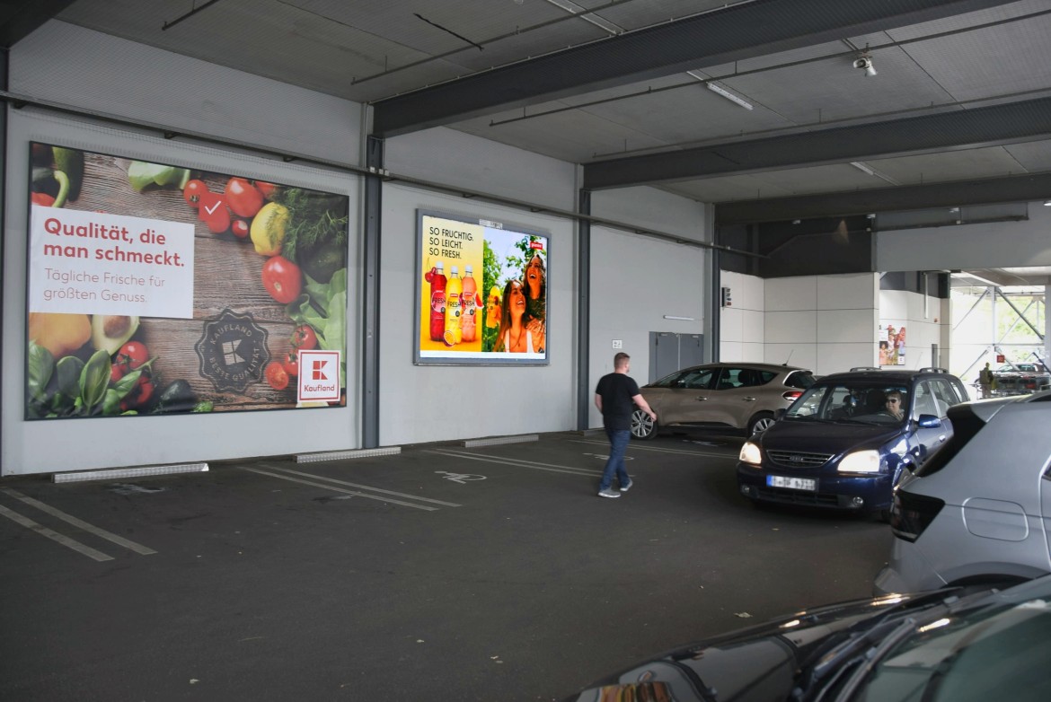 Storkower Str. 139 /Kaufland/neb. Eingang (Parkdeck)