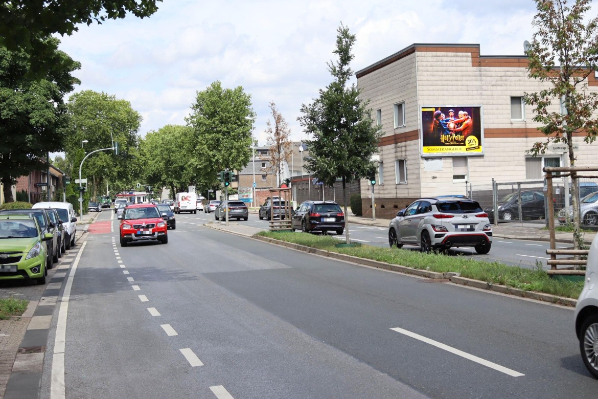 Mellinghofer Str 344/Zufahrt Trink+Spare/quer (Giebel rts)