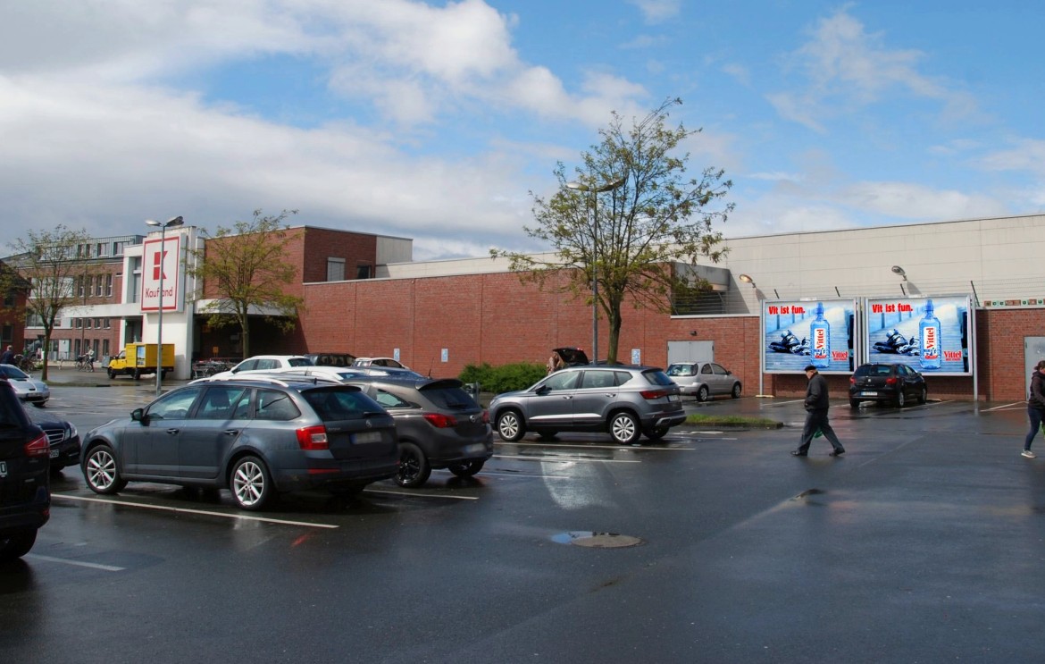 Hansestr. 2 /Kaufland im Fachmarktzentrum/neb. Eingang