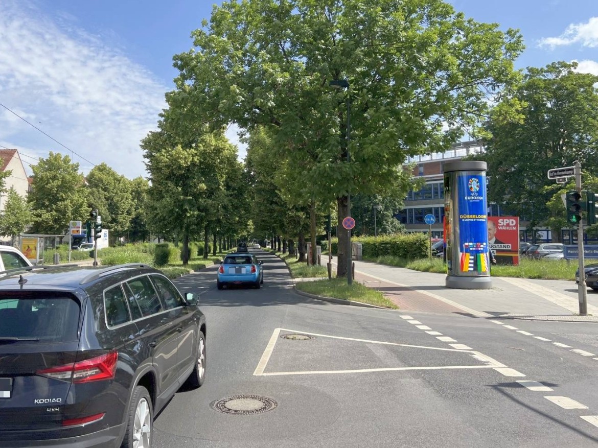 Auf'm Hennekamp/B 8/Redinghovenstr. 16