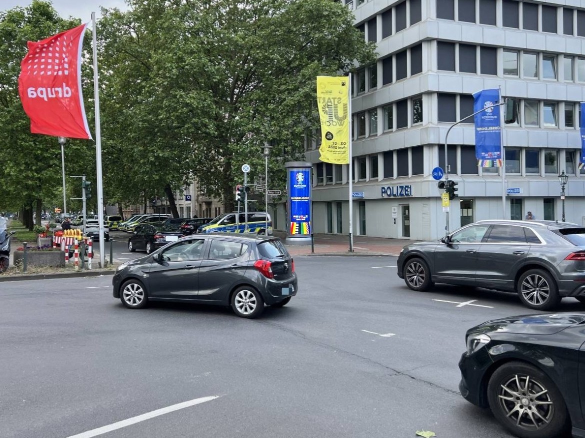 Heinrich-Heine-Allee 3/Ecke Ratinger Str
