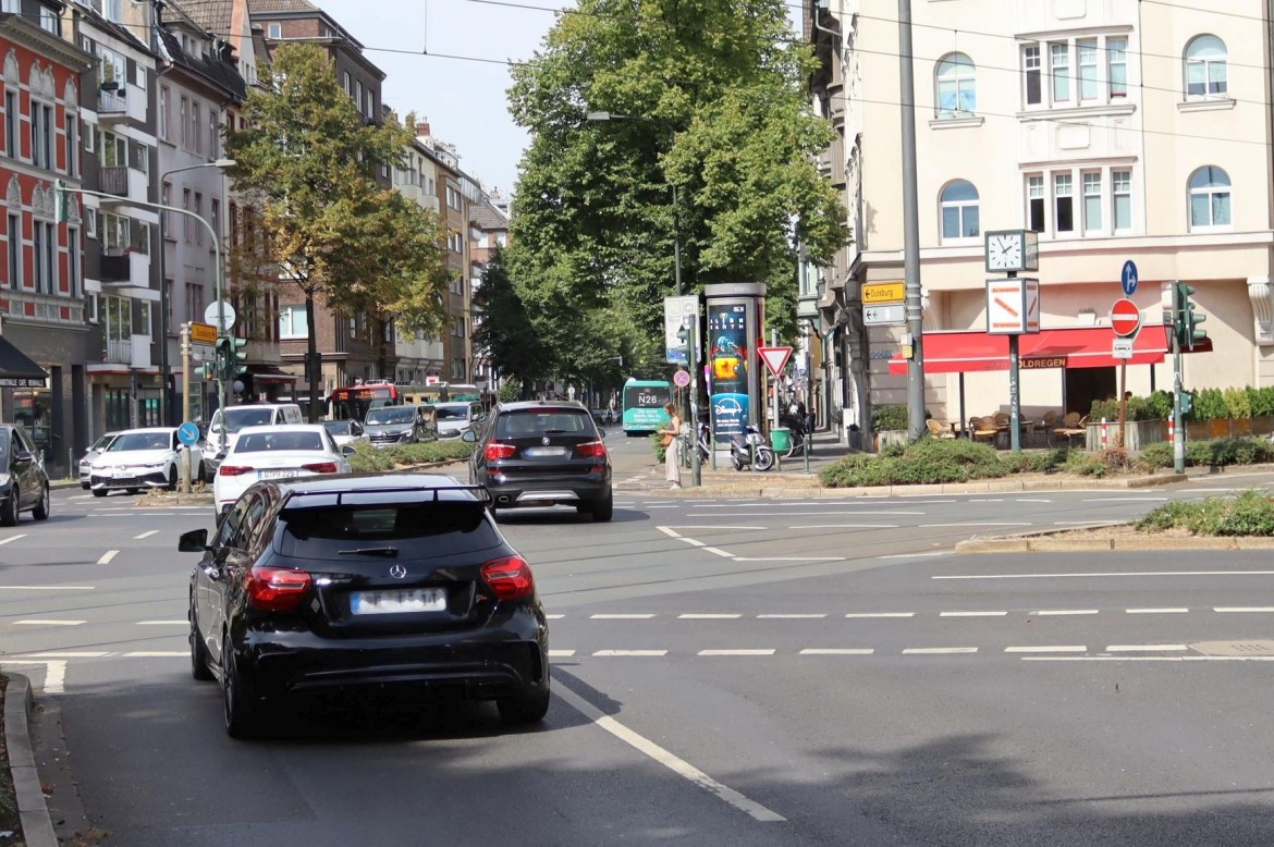 Roßstr. 7/Ecke Klever Str/L 455