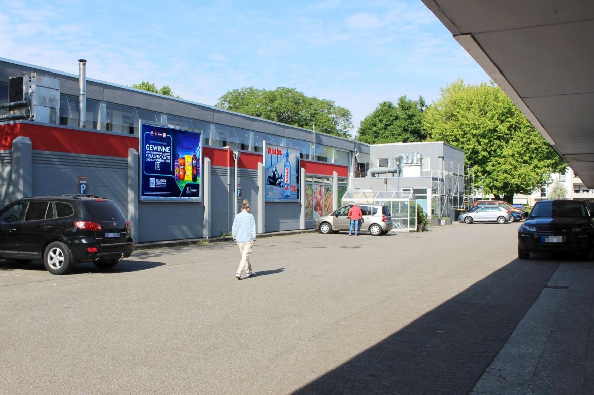 Breslauer Str. 1 /Nahkauf/neb. Eingang