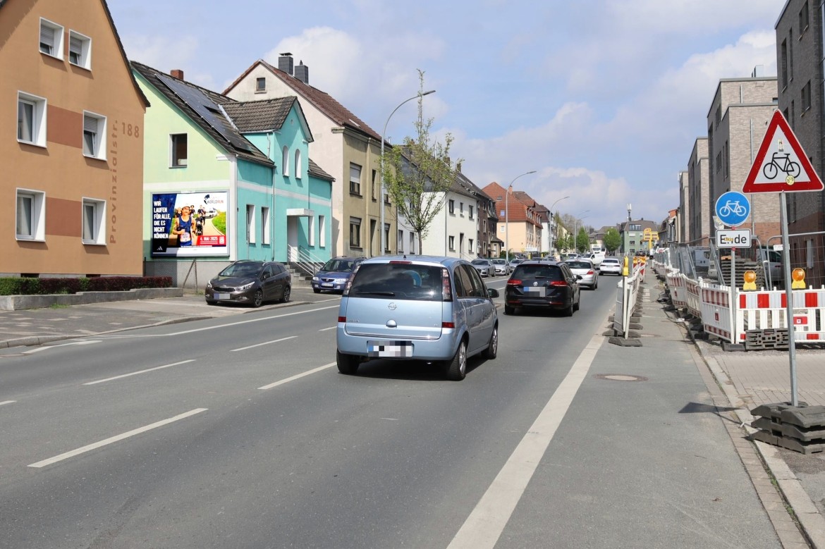 Provinzialstr. 190/B 235/Zuf Trink & Spare (quer am Giebel)