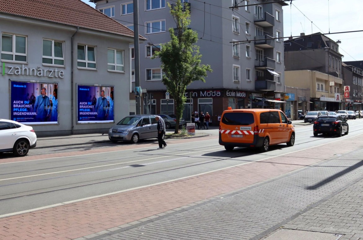 Weseler Str. 100 /Netto/rts vom Eingang (parallel)