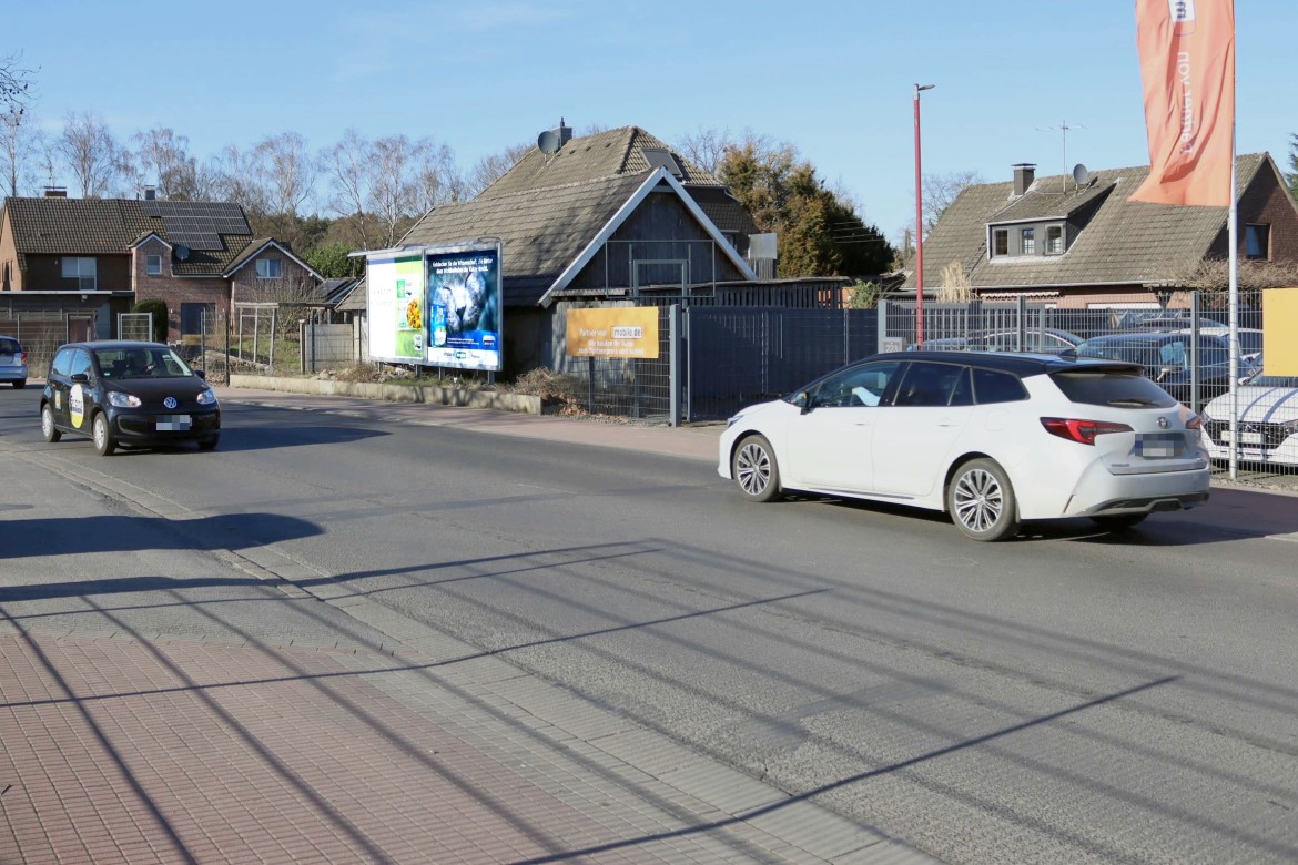 Grenzstr. 221/geg. Marktkauf/Einfahrt