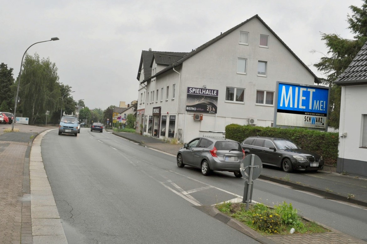 Koblenzer Str. 19a/Zufahrt Edeka WEZ (WE rts)