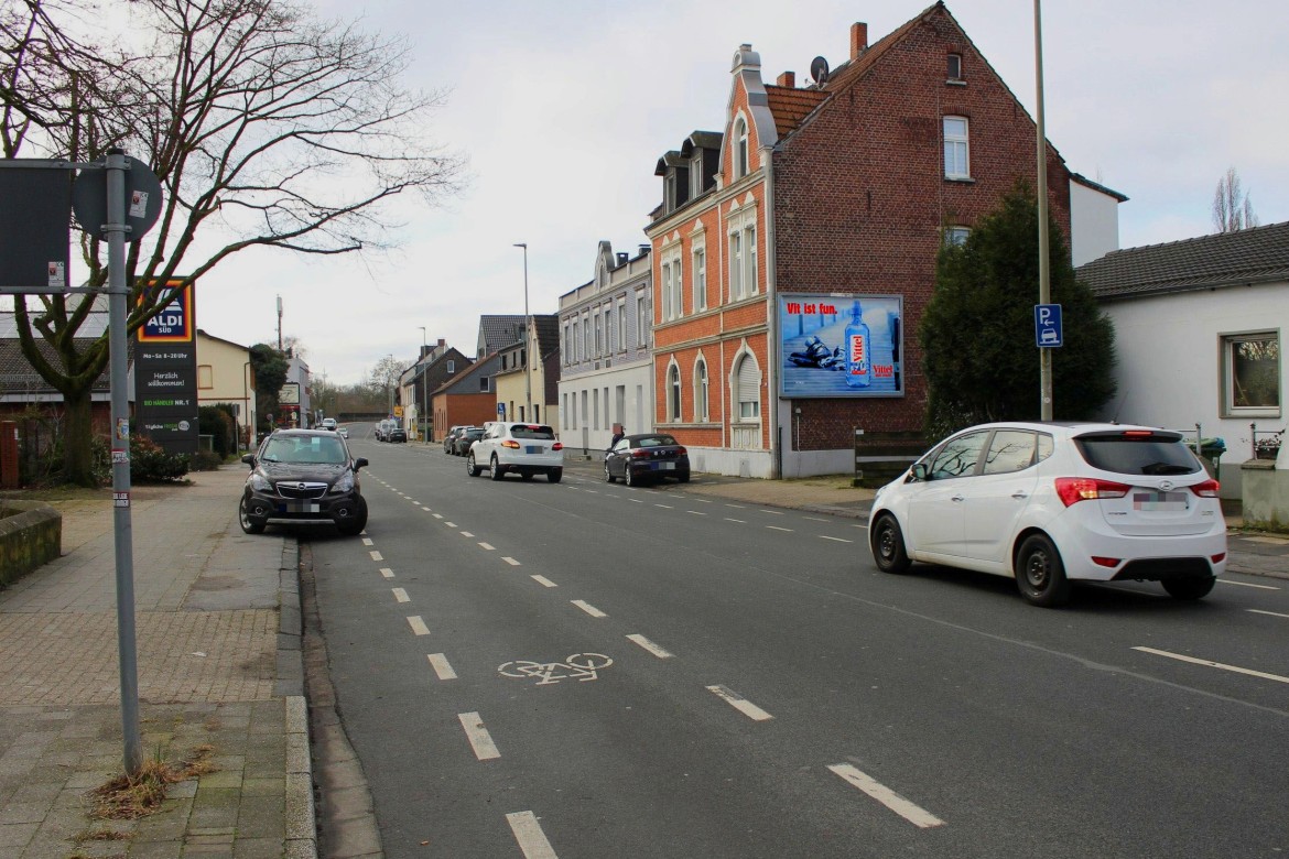 Bebelstr. 239/geg. Aldi (quer am Giebel)