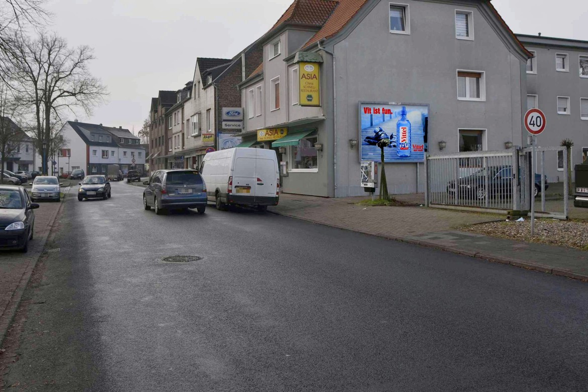 Poststr. 51/Zufahrt Penny (quer)