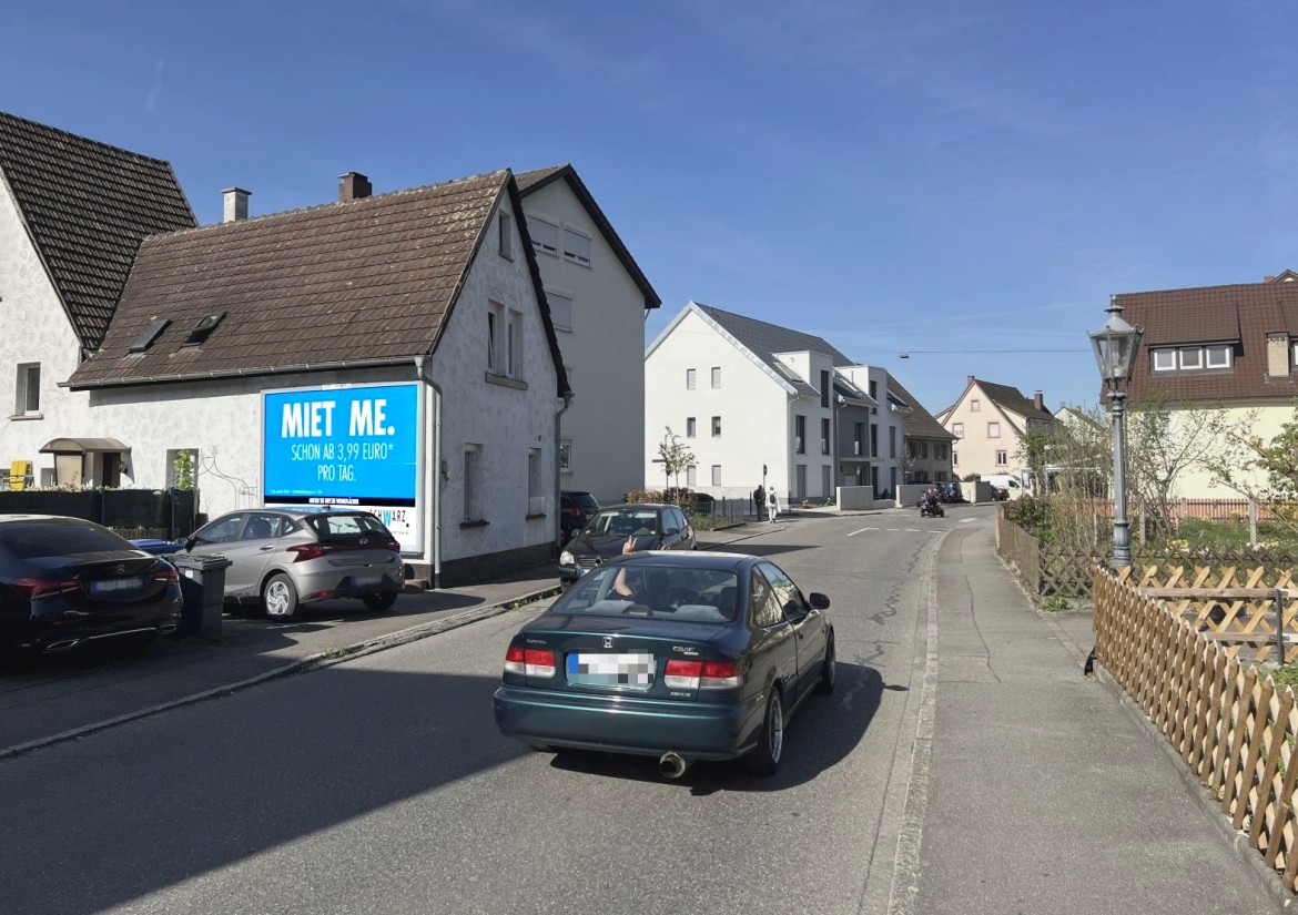 Hauptstr. 87 (quer am Giebel)