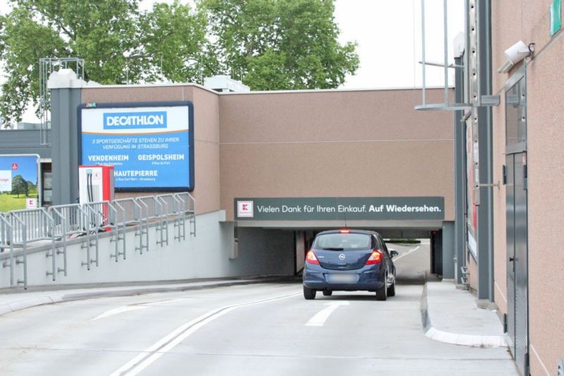 Marlener Str. 11 Kaufland Eing.