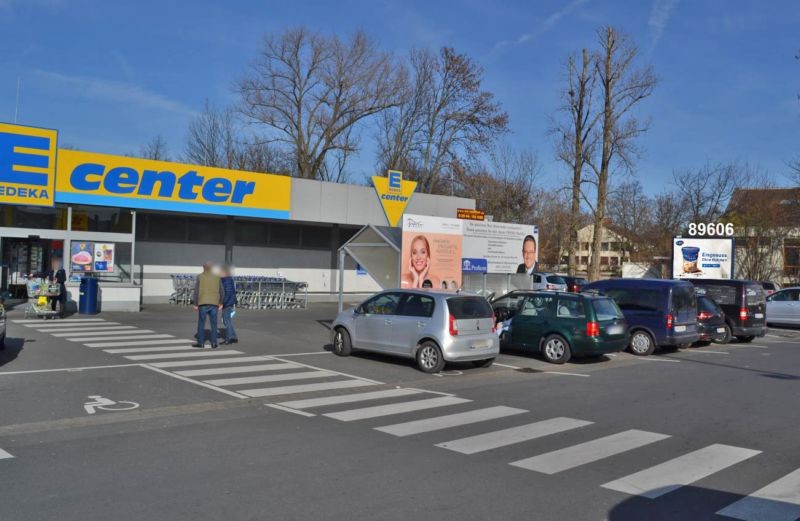 Am Rehmanger 2 E-center Pacholski Eing.