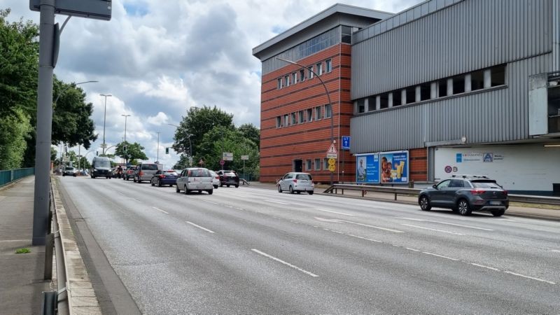 Buxtehuder Str (B 73)/Hannoversche Str nh