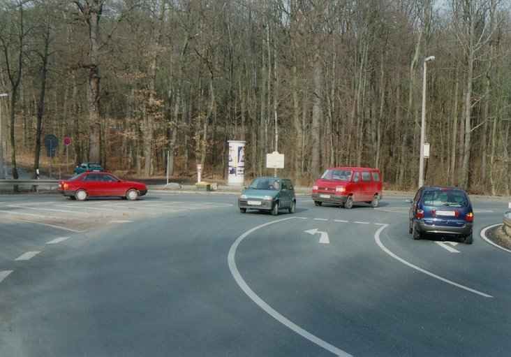 Hofer Str (B2)/Str des Friedens