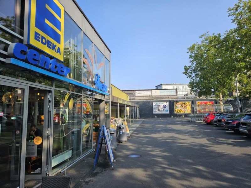 Harffstr. 53 E-center Celik Eing. Parkplatz