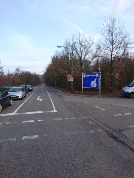 Metzer Str/Südring Einfahrt Industriegebiet Süd