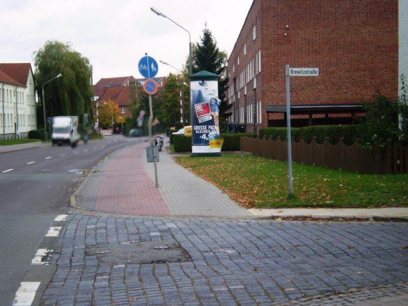 Uelzener Str. 11/Brewitzstr.