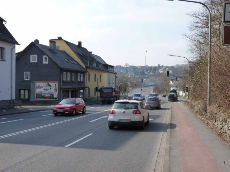 Warsteiner Str. 38 (B 55)  / Jahnstr. - quer