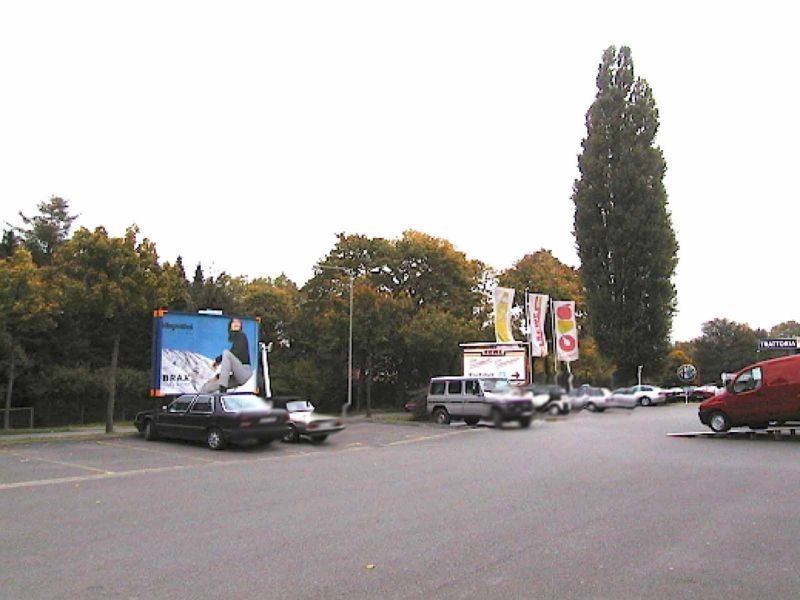 Driburger Str. 44 / Nh. Ausfahrt re.