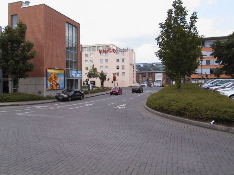 Bahnhofsallee 1 Nh. Eing. Parkhaus