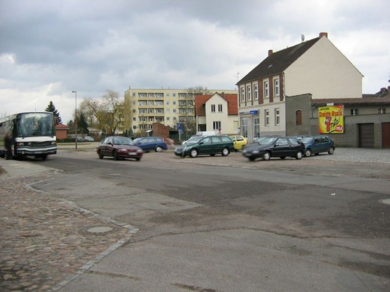 Ernst-Th?lmann-Platz 1