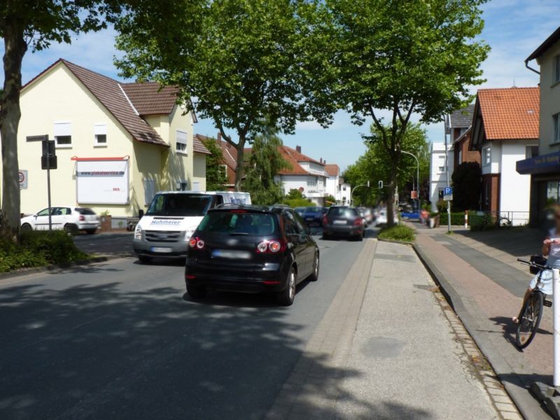 Detmolder Str. 33 (L 722)  / Sauerbruchstr. quer