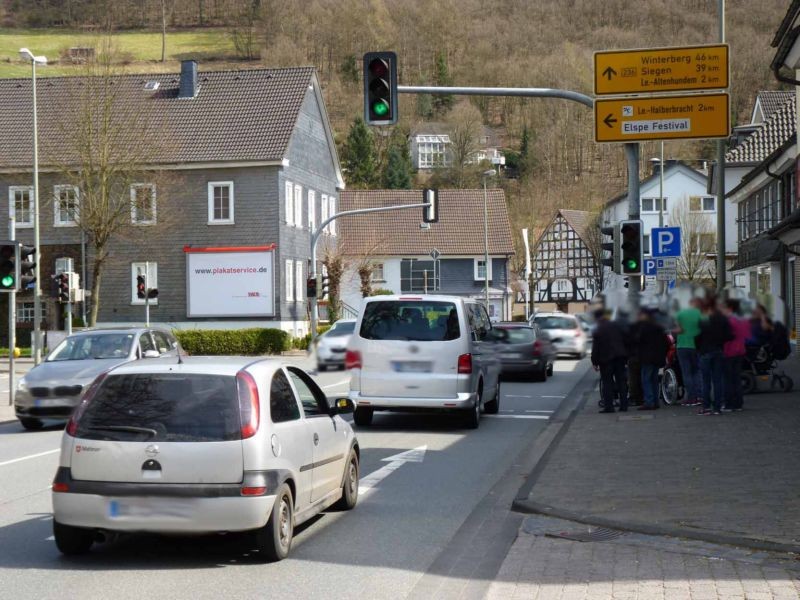 Meggener Str. 35 (B 236)  quer / Grubenstr.