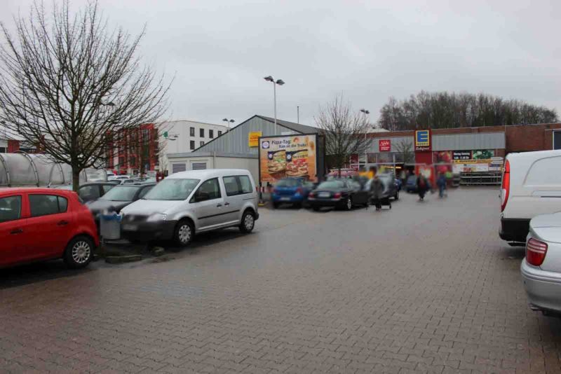 Krefelder Str. 12 (B 57)  / Recker Park (EKZ) Sto. 1 RS