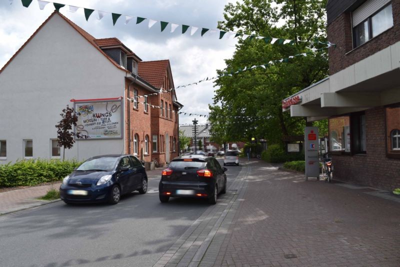 Hauptstr. 8  geg. Sparkasse quer