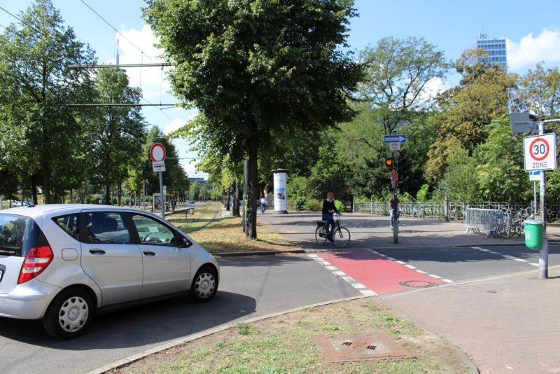 Haroldplatz gg?. 5 hinter Poststr.