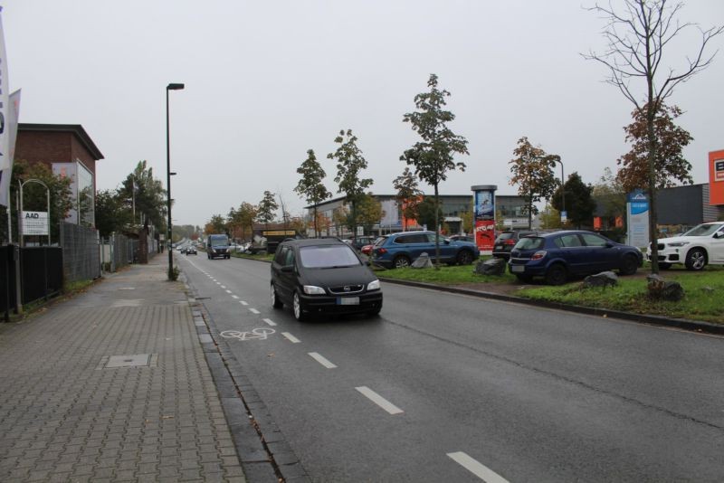 Ronsdorfer Str. gg?. 132 Mittelinsel vor Fichtenstr.