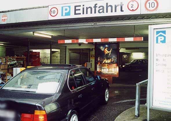 K?nig-Karl-Str./Badstr./Parkhaus Kaufhof Einfahrt (SI)