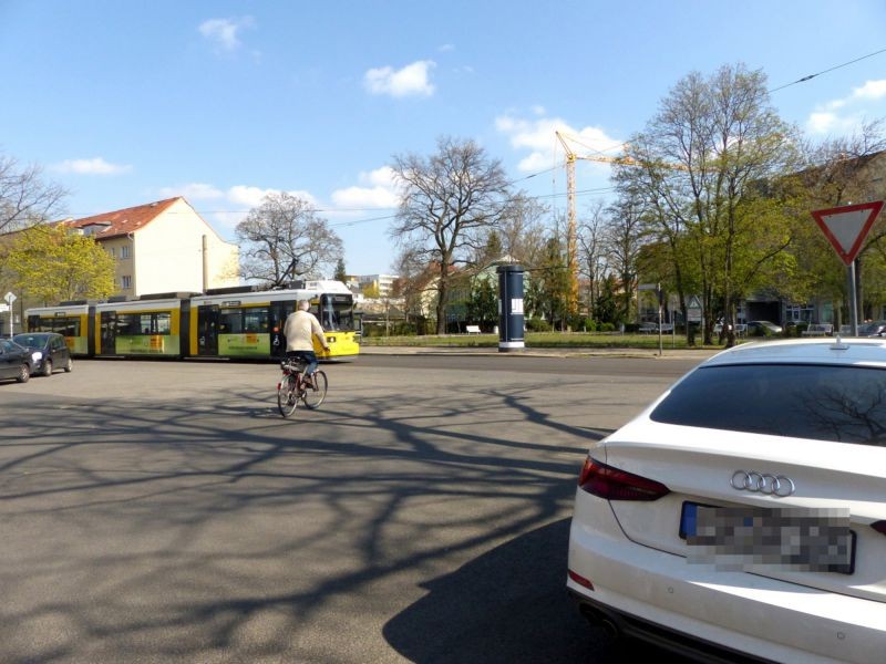 Sterndamm vor 97 a hinter Herweghstr.