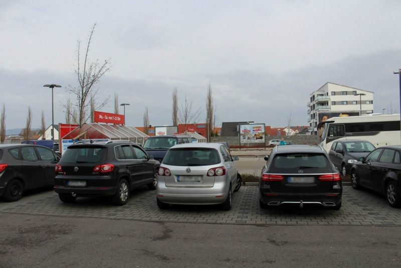 Karl-Heinz-L?th-Str. 2  / Rewe Sto. 1 / Si. Markt