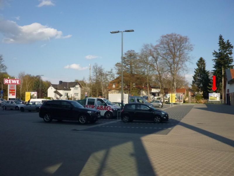 Luckauer Chaussee 3 (B 102)  / Schellstr. 12-13 (PP)