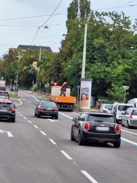 Ludwigsburger Stra?e  / Ro?felder Stra?e 1