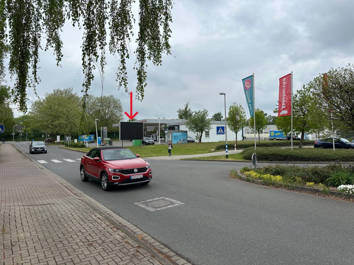 Konrad-Adenauer-Allee 3A  / Si. Rewe Center