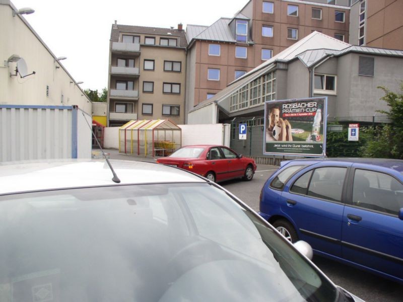 Waldecker Str.19 (REWE Si.P.)