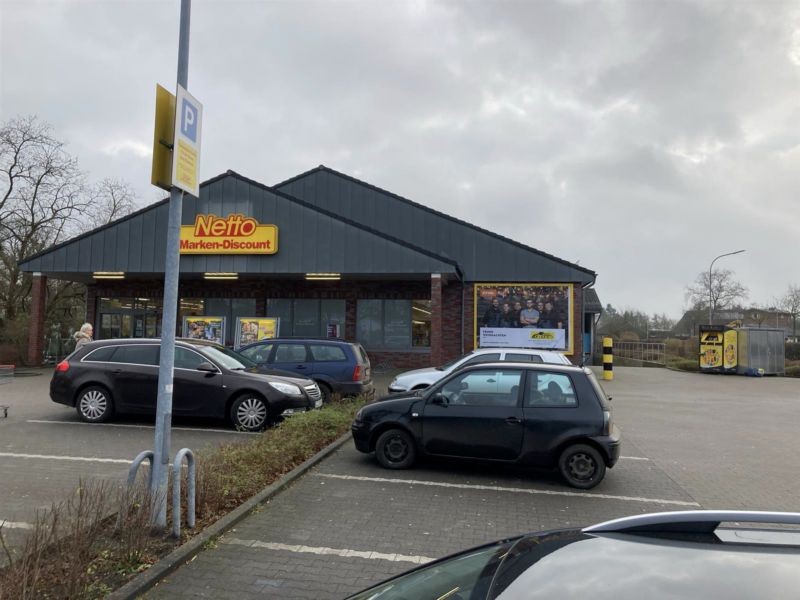 Am Bahnhof   4/Eing. Netto