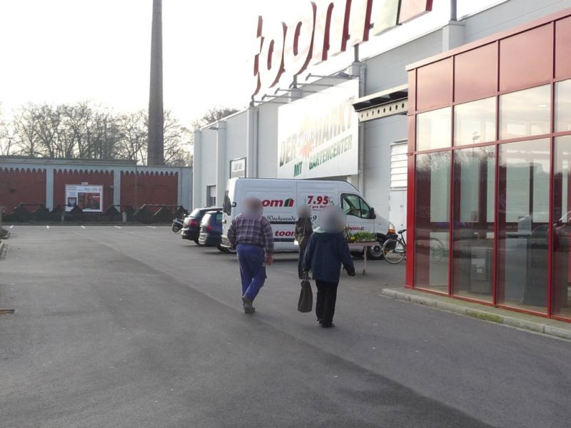 Hardt   3 re. geg. Toom-Baumarkt