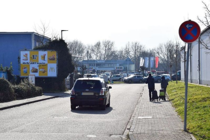 Danziger Str.   4 quer geg. Aldi re.