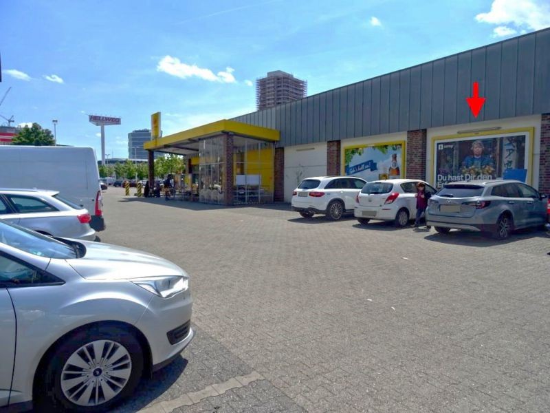Str. der Pariser Kommune  10 re. neb. Eing. Netto