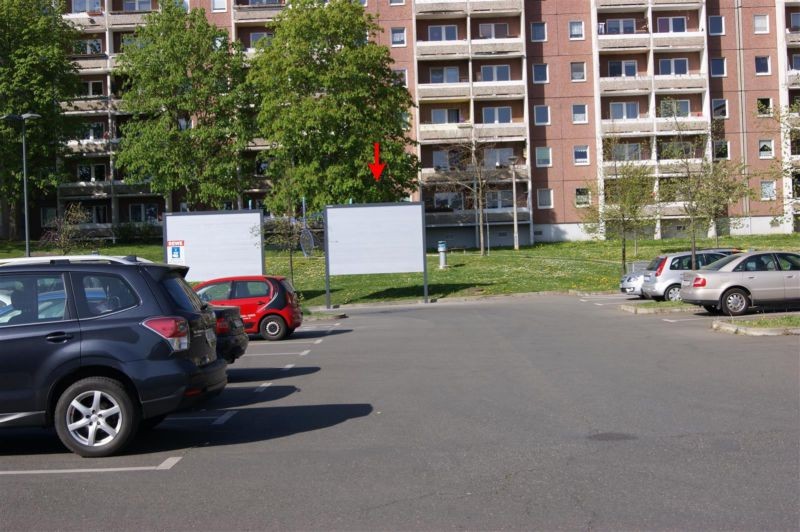 Max-Steenbeck-Str.  48/REWE/re. von Eing.