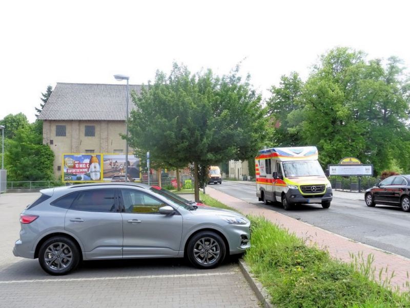 Mühlenstr.  24 quer geg. Eing. Netto
