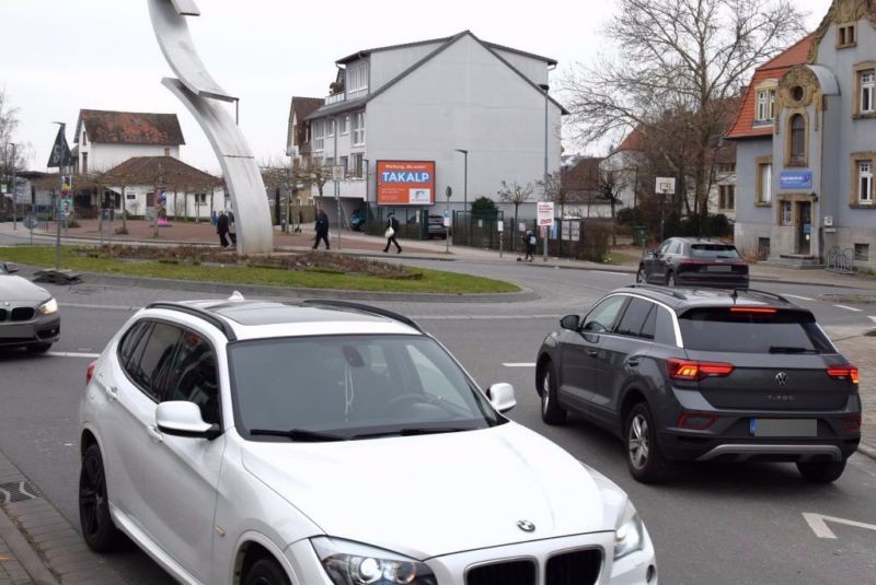 Güterstr./RS Hauptstr. 142 geg. Eing. REWE