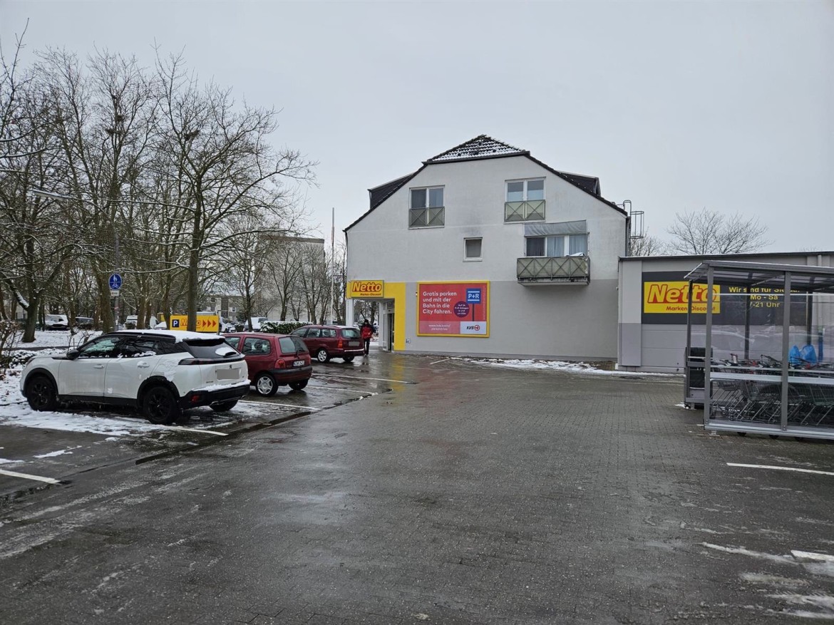 Sinnersdorfer Str. 66 re. quer Netto