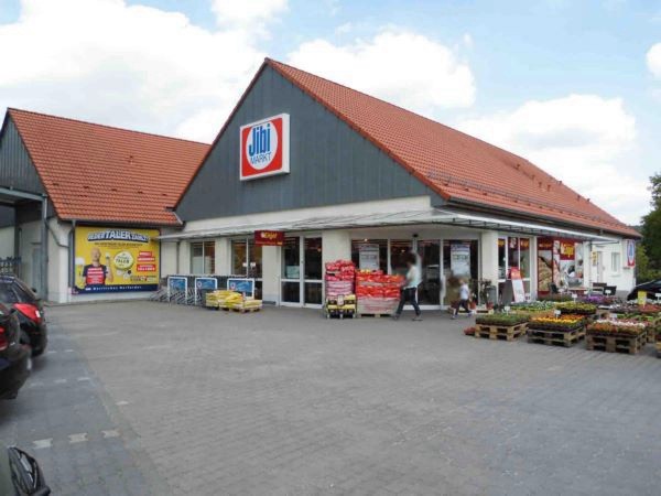 Erich-Klausener-Str. 1  / Nh. Eing.
