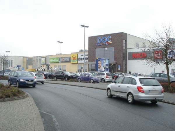 Thüringer Str. 9  / Nh. Eing. DOC-Center re. / Si.